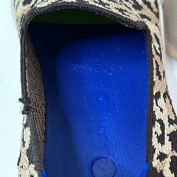 Rothy's Womens The Slip On Sneaker Camo Cat Size 7.5 Leopard Print Tan Casual - Picture 7 of 8